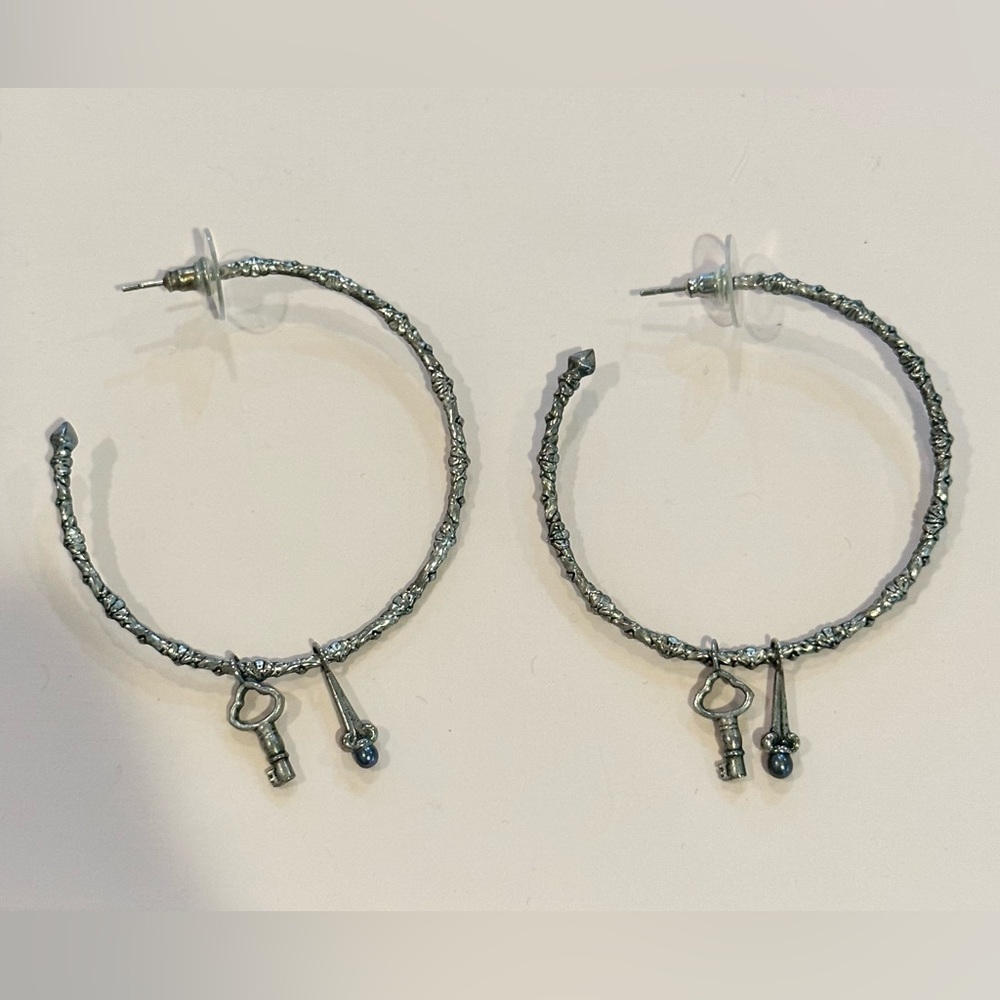 KENDRA SCOTT Shiloh Hoop Earrings